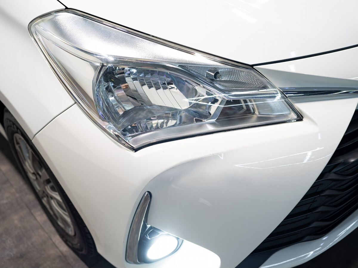 Toyota Vitz 2017 - фото автомобиля