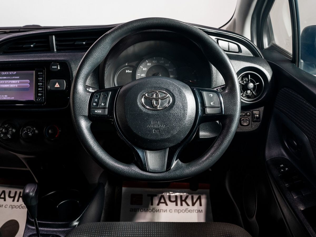 Toyota Vitz 2017 - фото автомобиля