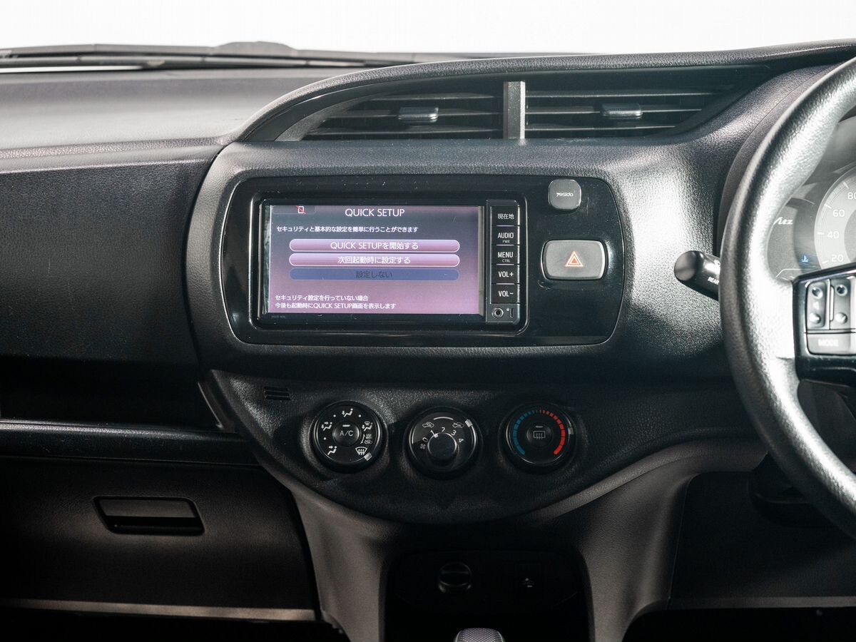 Toyota Vitz 2017 - фото автомобиля