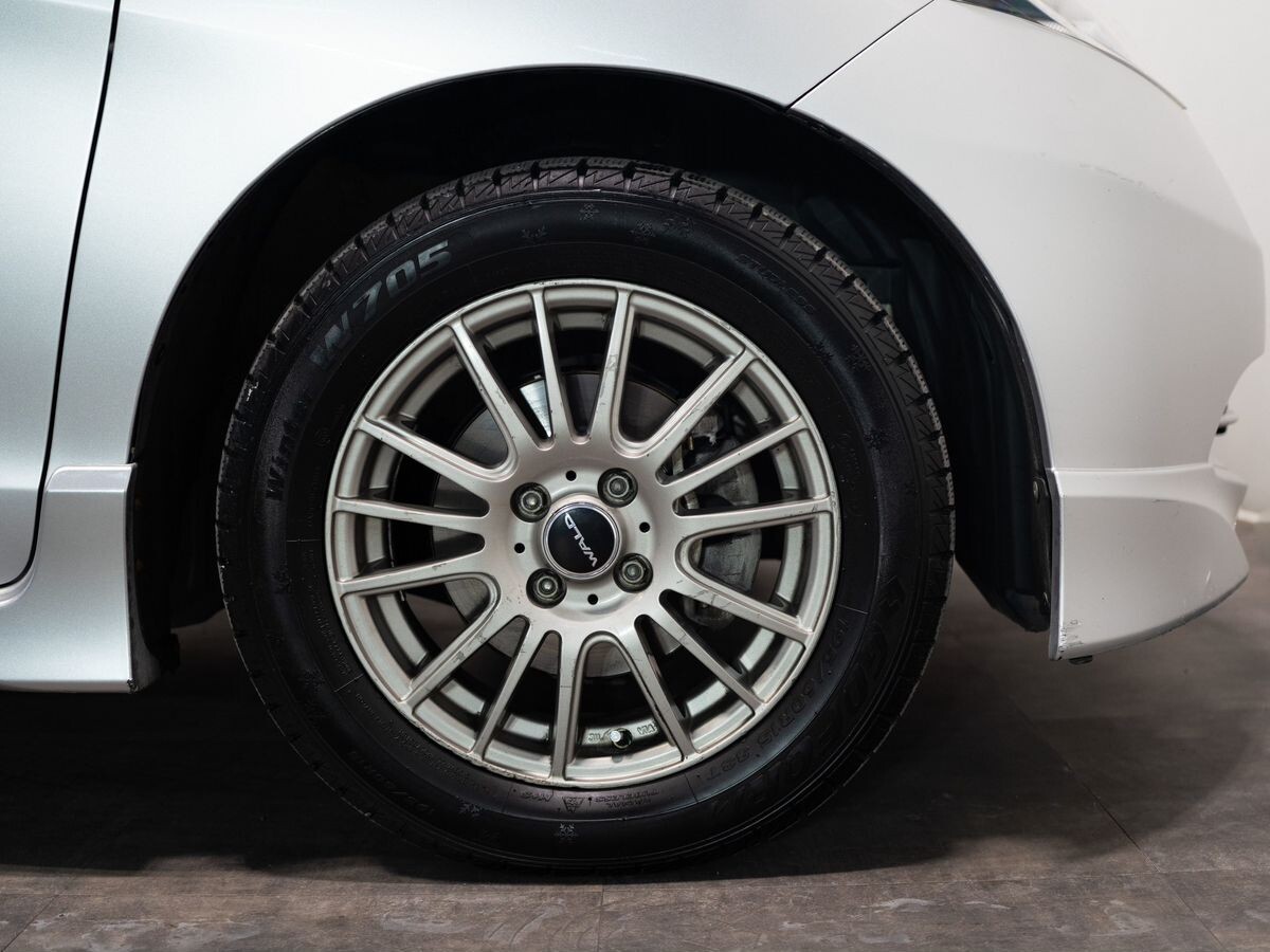 Honda Freed 2011 - фото автомобиля