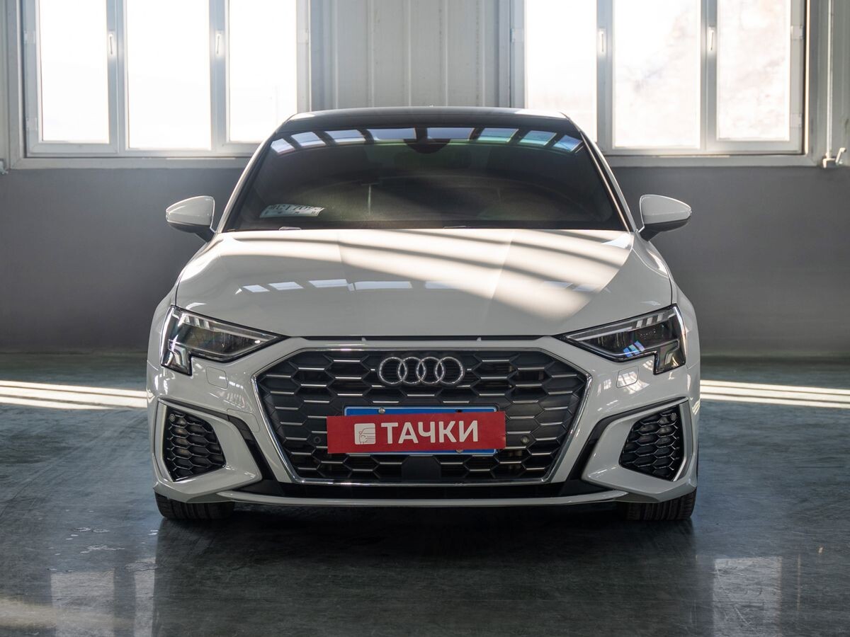Audi A3 2022 - фото автомобиля