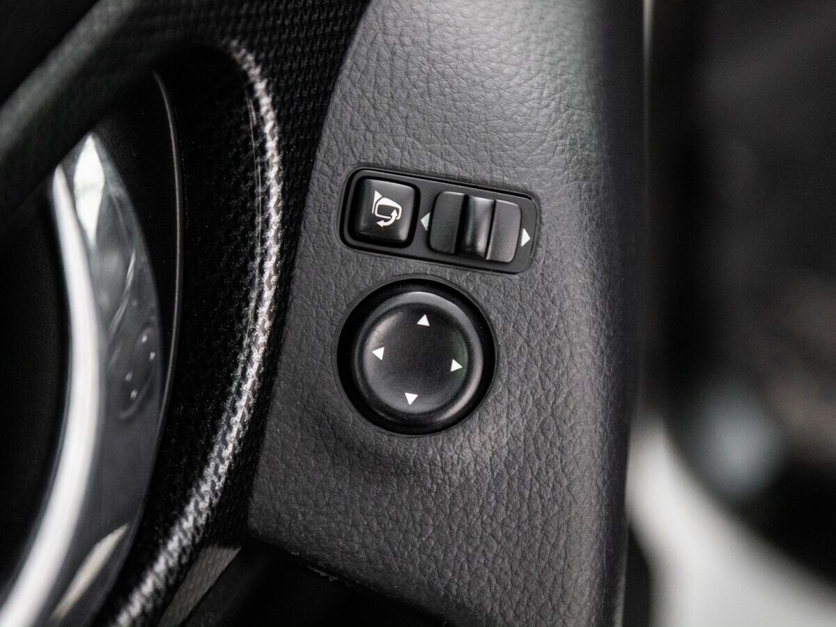 Nissan X-Trail 2017 - фото автомобиля