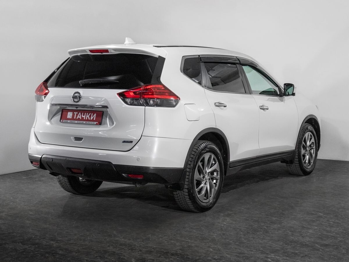 Nissan X-Trail 2017 - фото автомобиля