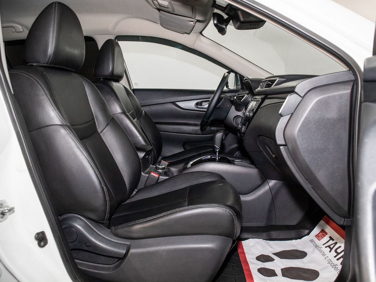 Nissan X-Trail 2017 - фото автомобиля