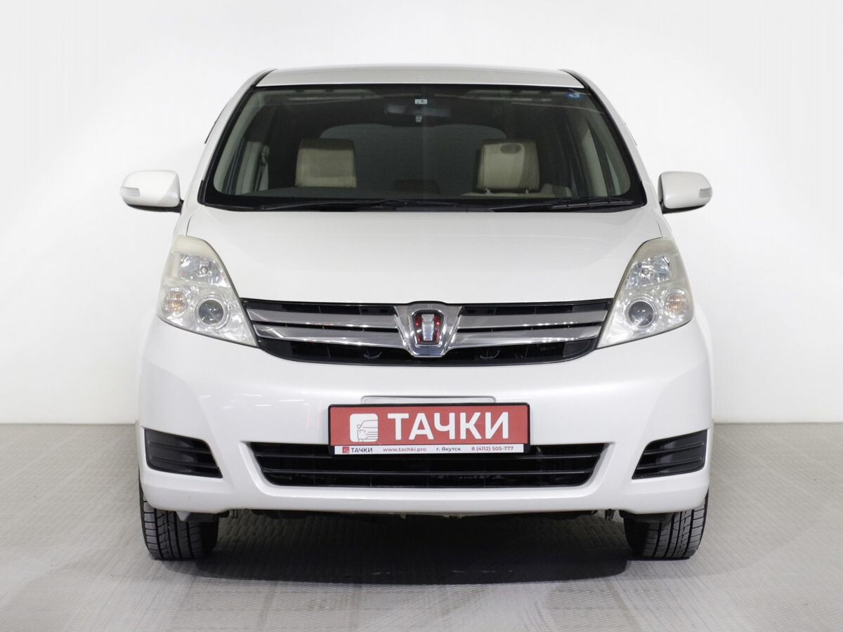 Toyota ISis 2013 - фото автомобиля