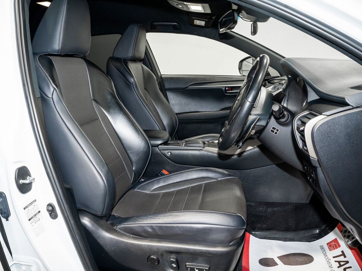 Lexus NX 2018 - фото автомобиля