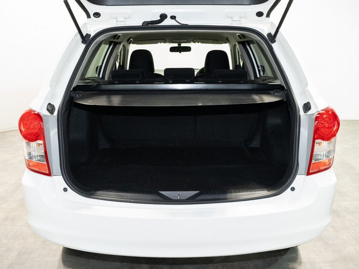 Toyota Corolla 2011 - фото автомобиля