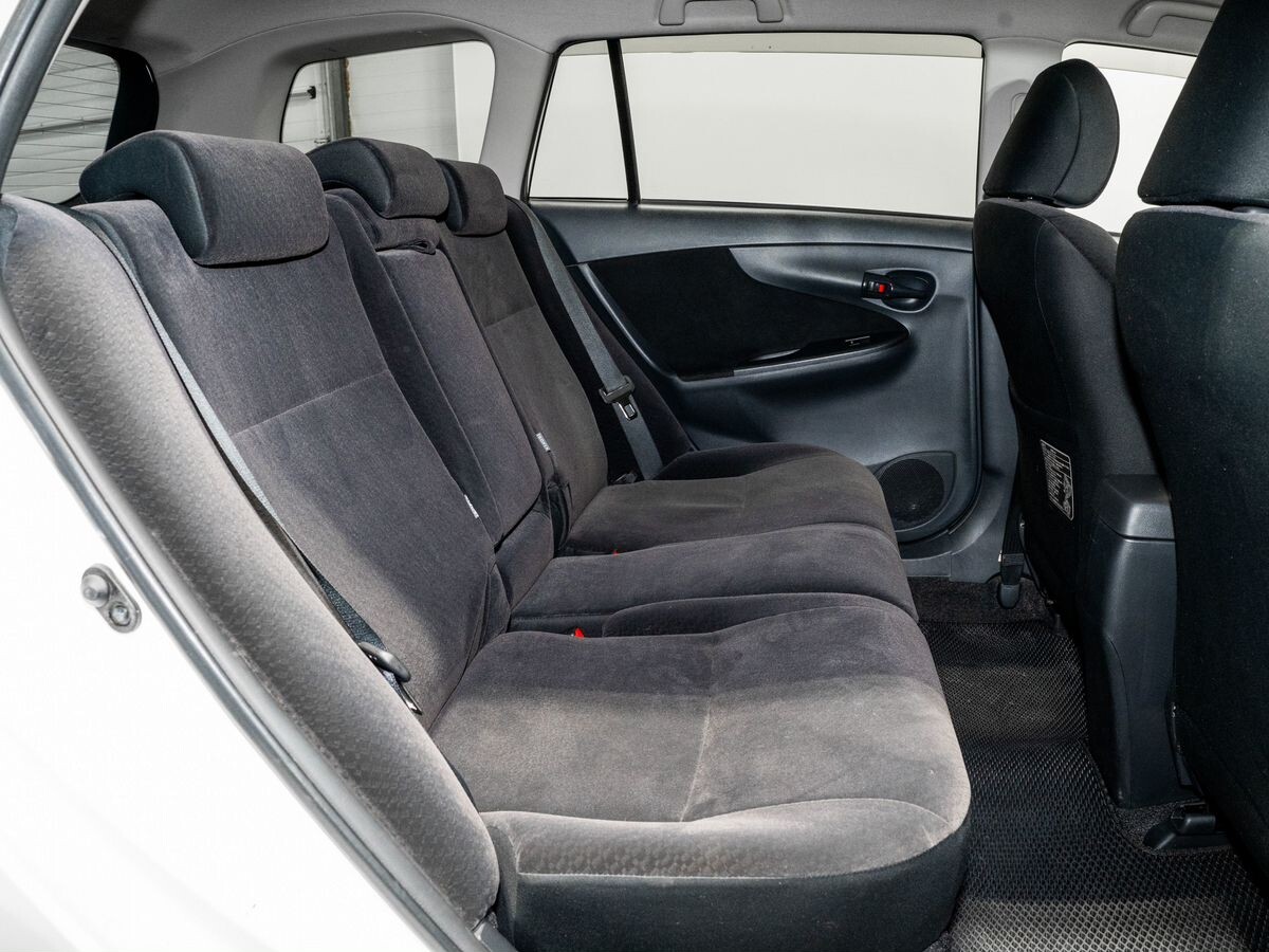 Toyota Corolla 2011 - фото автомобиля