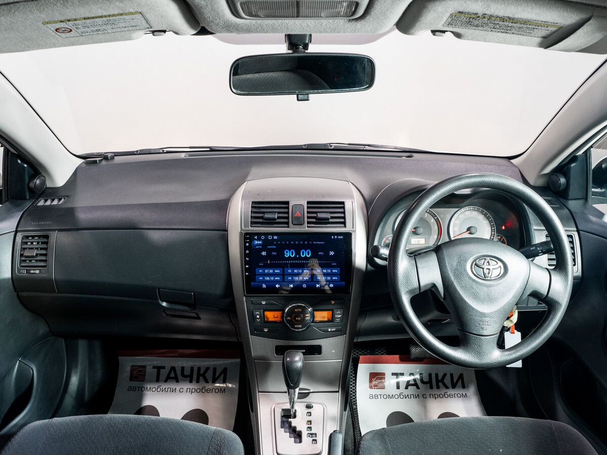 Toyota Corolla 2011 - фото автомобиля