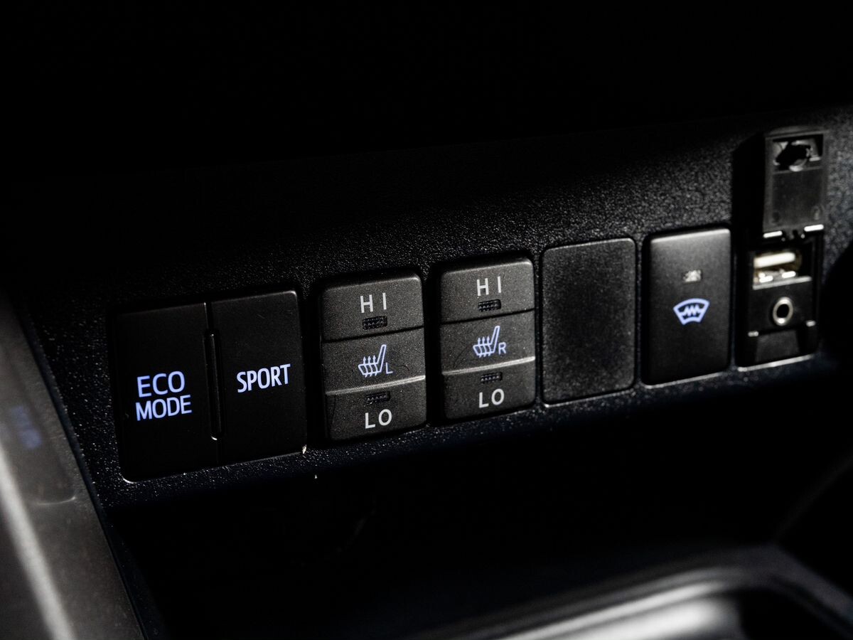 Toyota RAV4 2016 - фото автомобиля