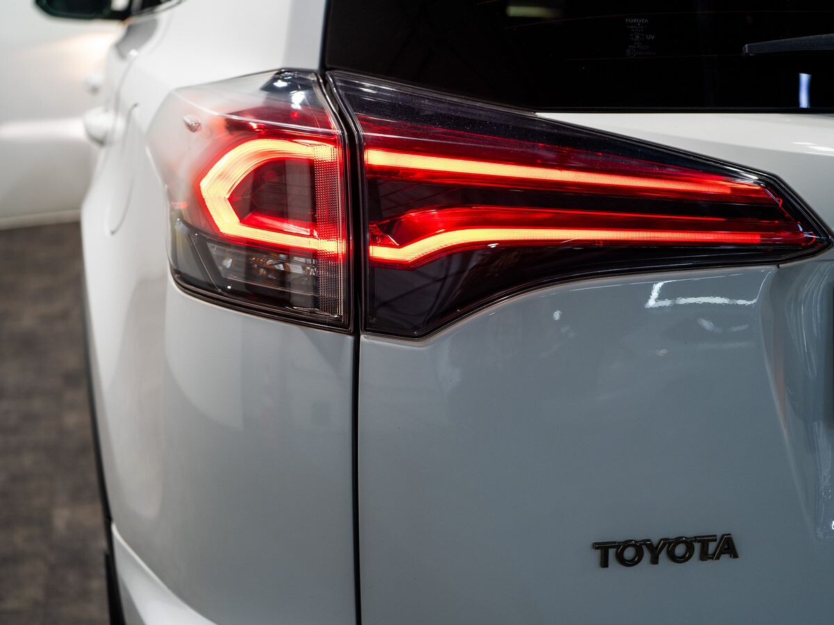 Toyota RAV4 2016 - фото автомобиля