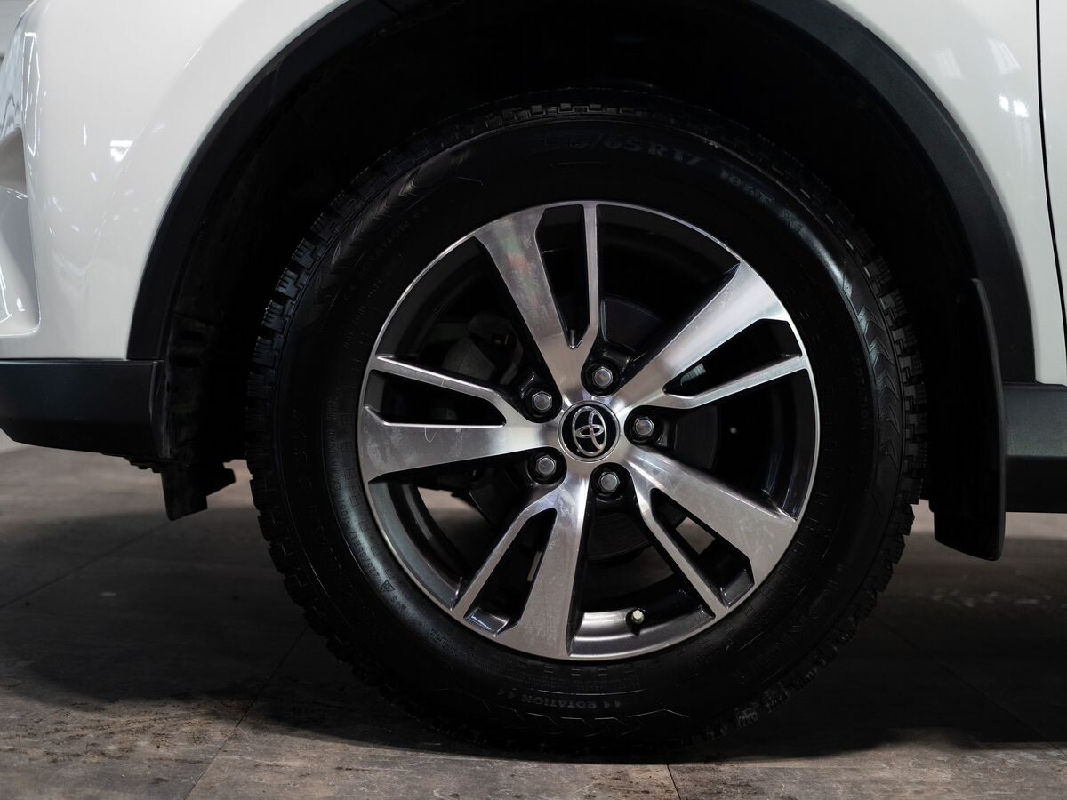 Toyota RAV4 2016 - фото автомобиля