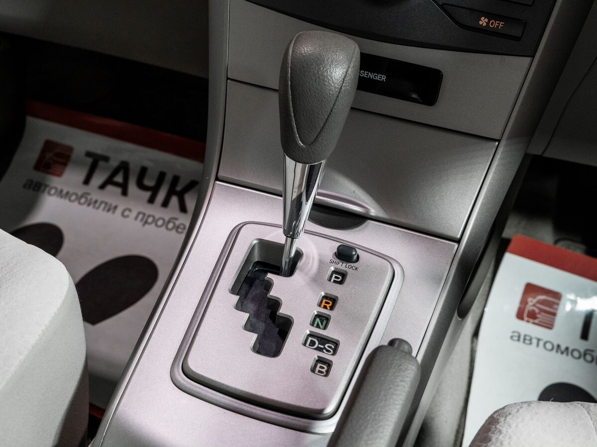 Toyota Corolla 2012 - фото автомобиля