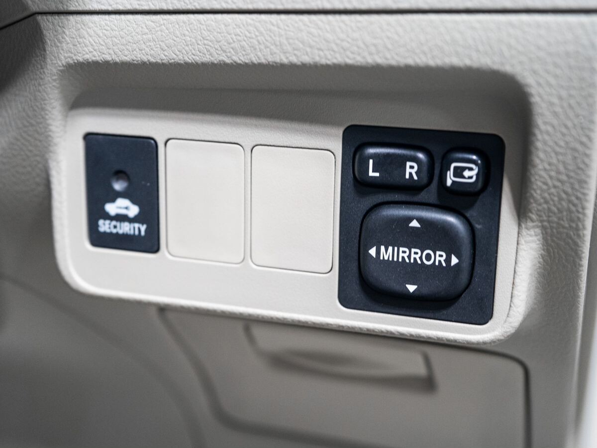 Toyota Corolla 2012 - фото автомобиля