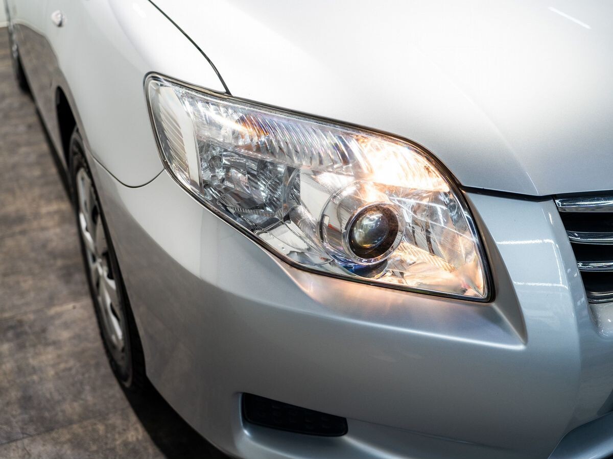 Toyota Corolla 2012 - фото автомобиля