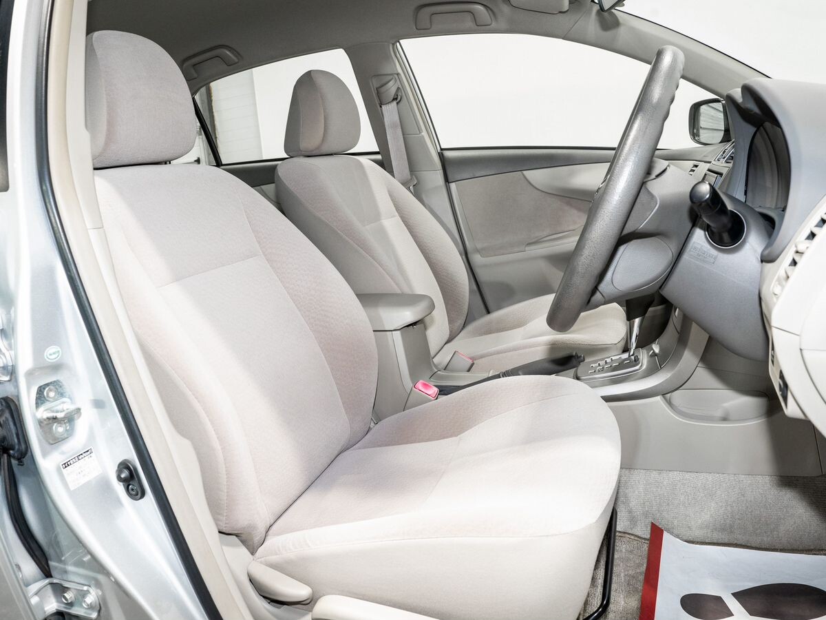 Toyota Corolla 2012 - фото автомобиля