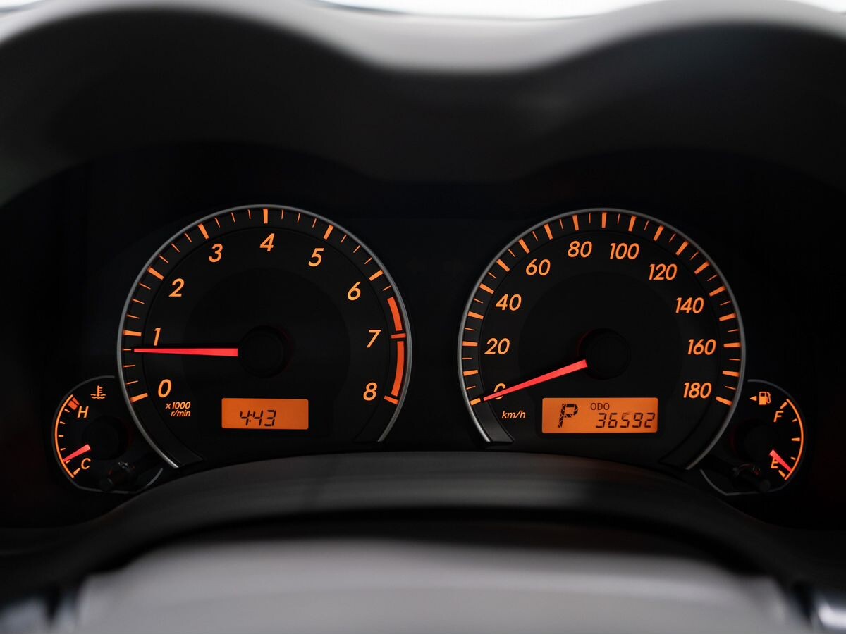 Toyota Corolla 2012 - фото автомобиля