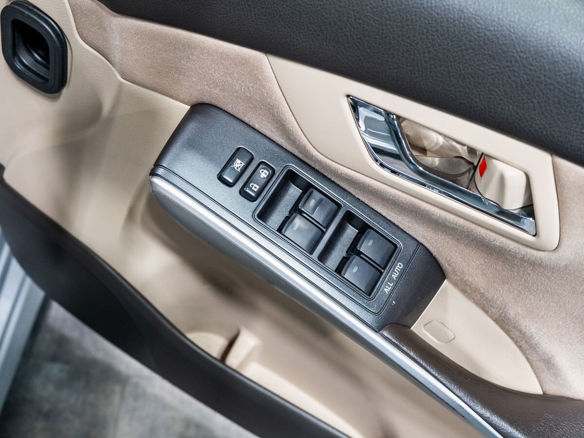 Toyota Sai 2012 - фото автомобиля