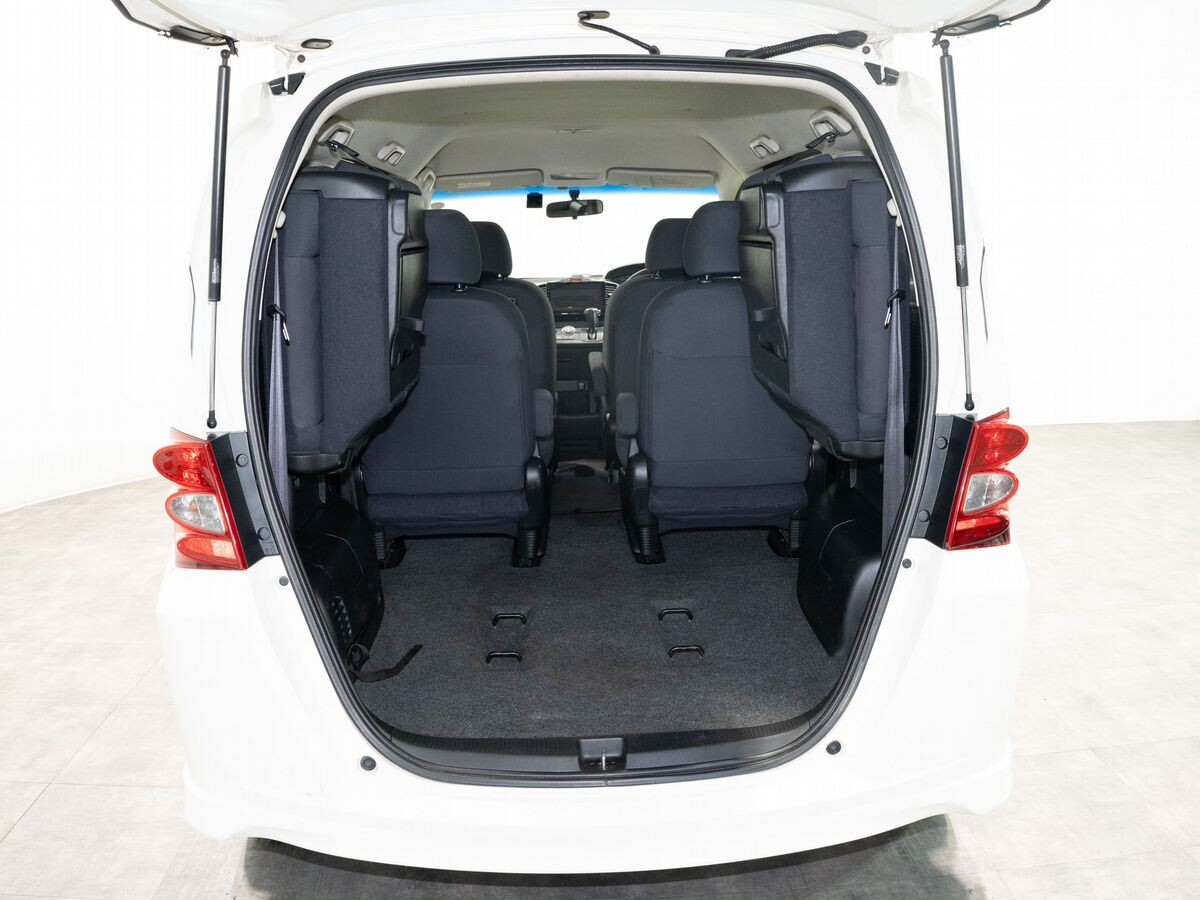 Honda Freed 2009 - фото автомобиля