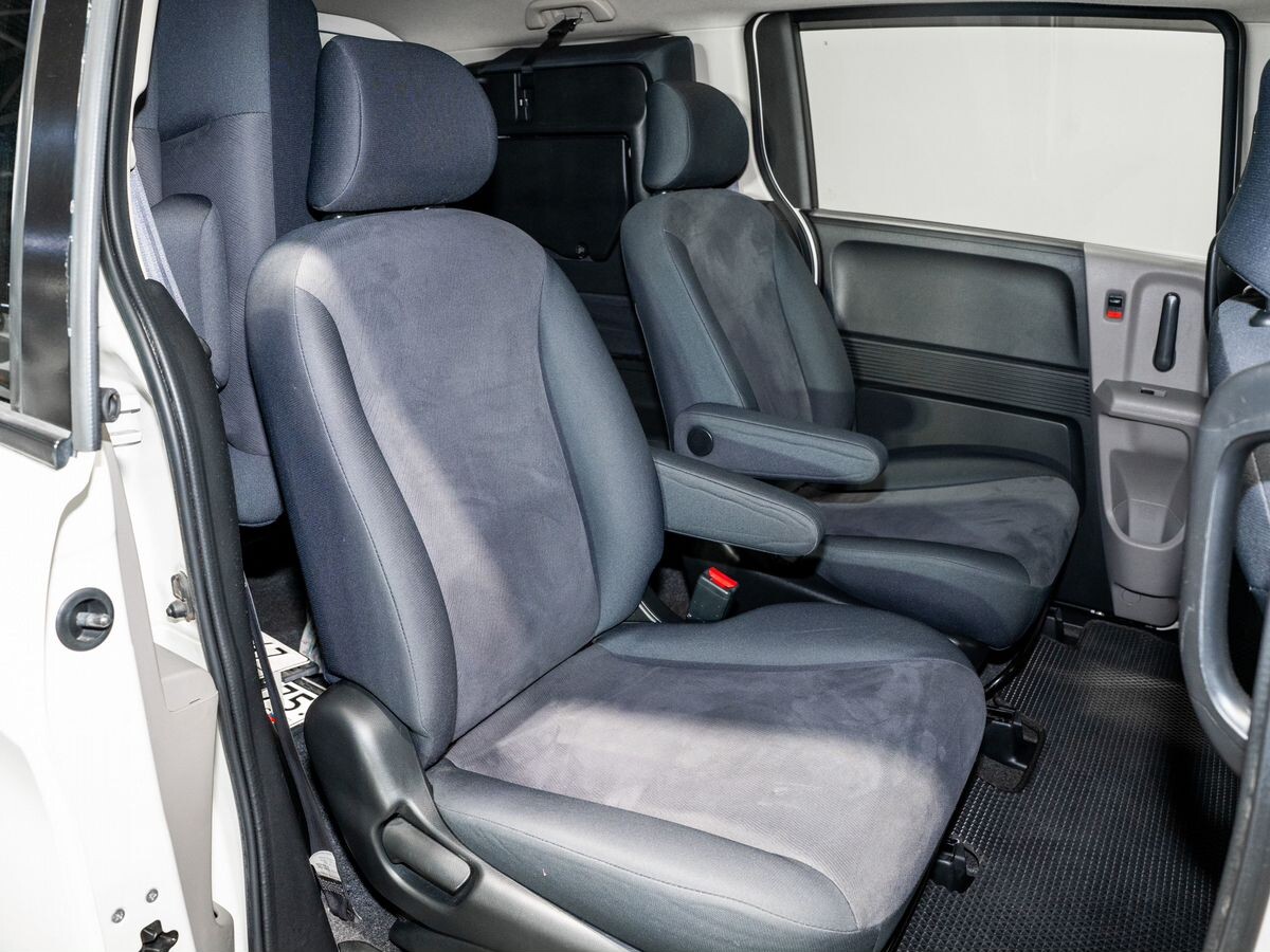 Honda Freed 2009 - фото автомобиля