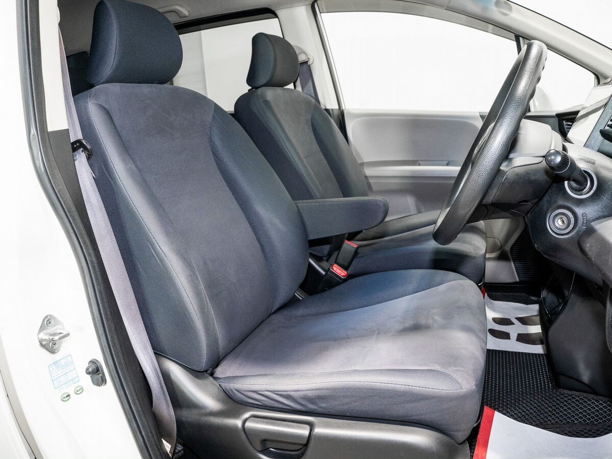 Honda Freed 2009 - фото автомобиля