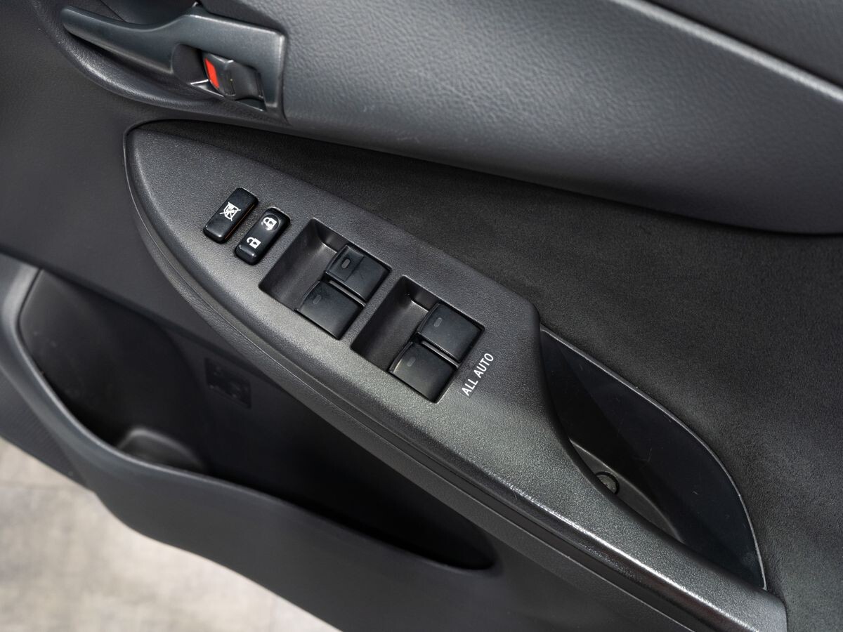 Toyota Corolla 2011 - фото автомобиля