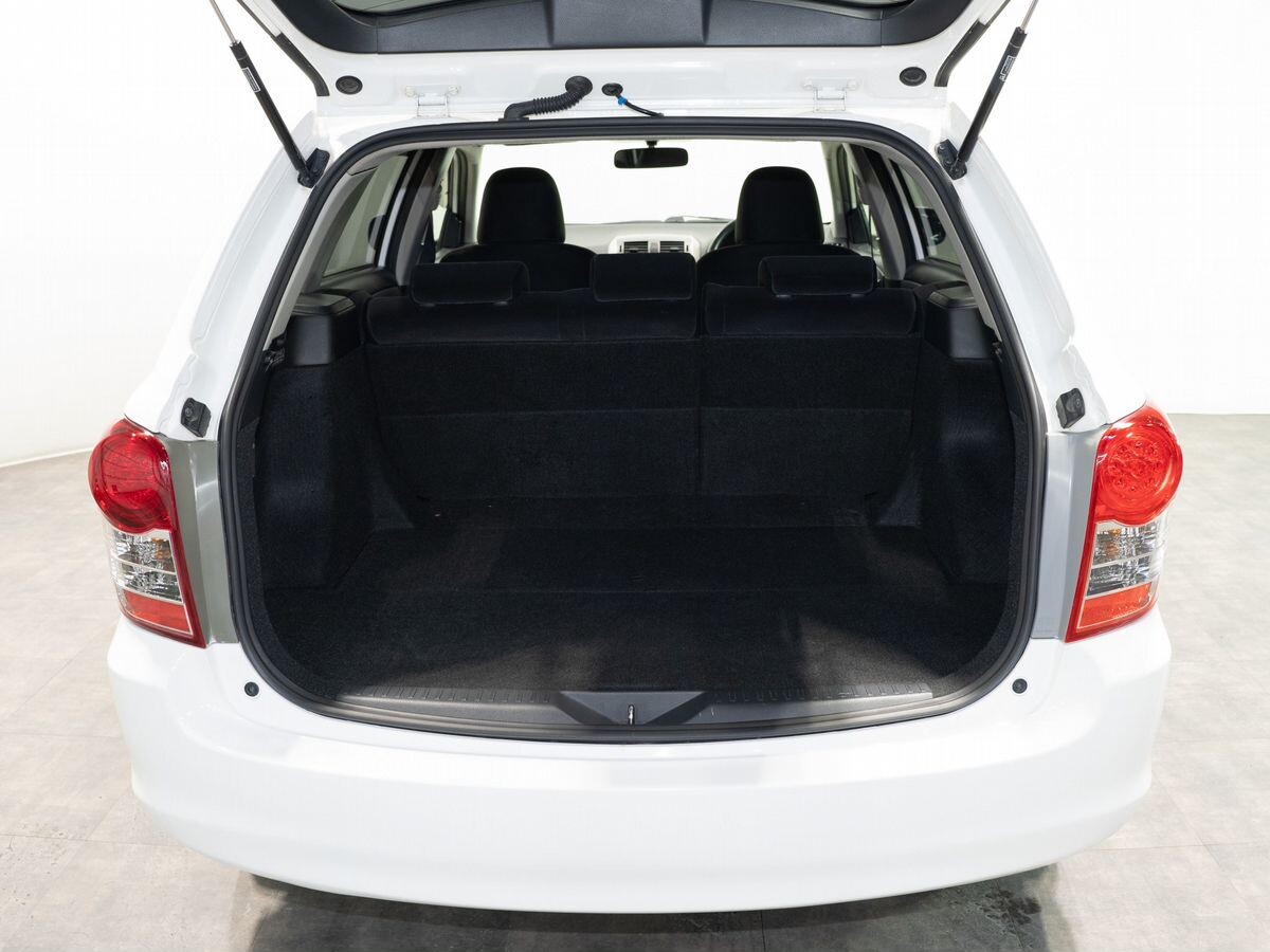 Toyota Corolla 2011 - фото автомобиля