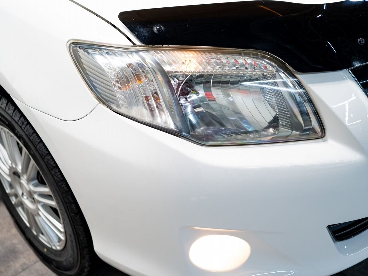 Toyota Corolla 2011 - фото автомобиля