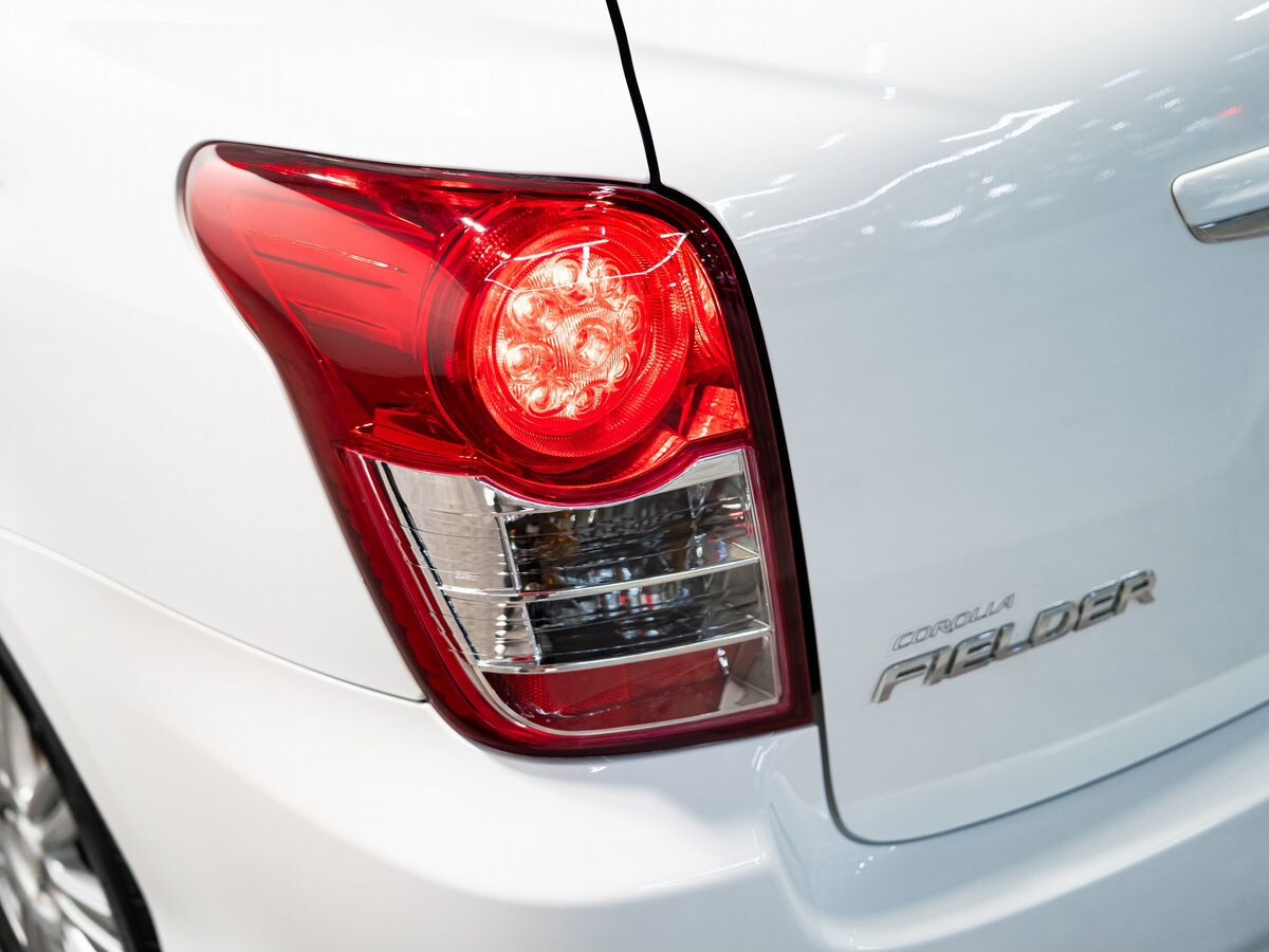 Toyota Corolla 2011 - фото автомобиля