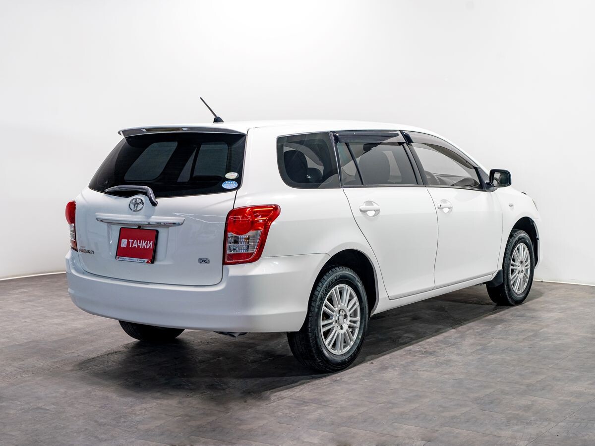 Toyota Corolla 2011 - фото автомобиля