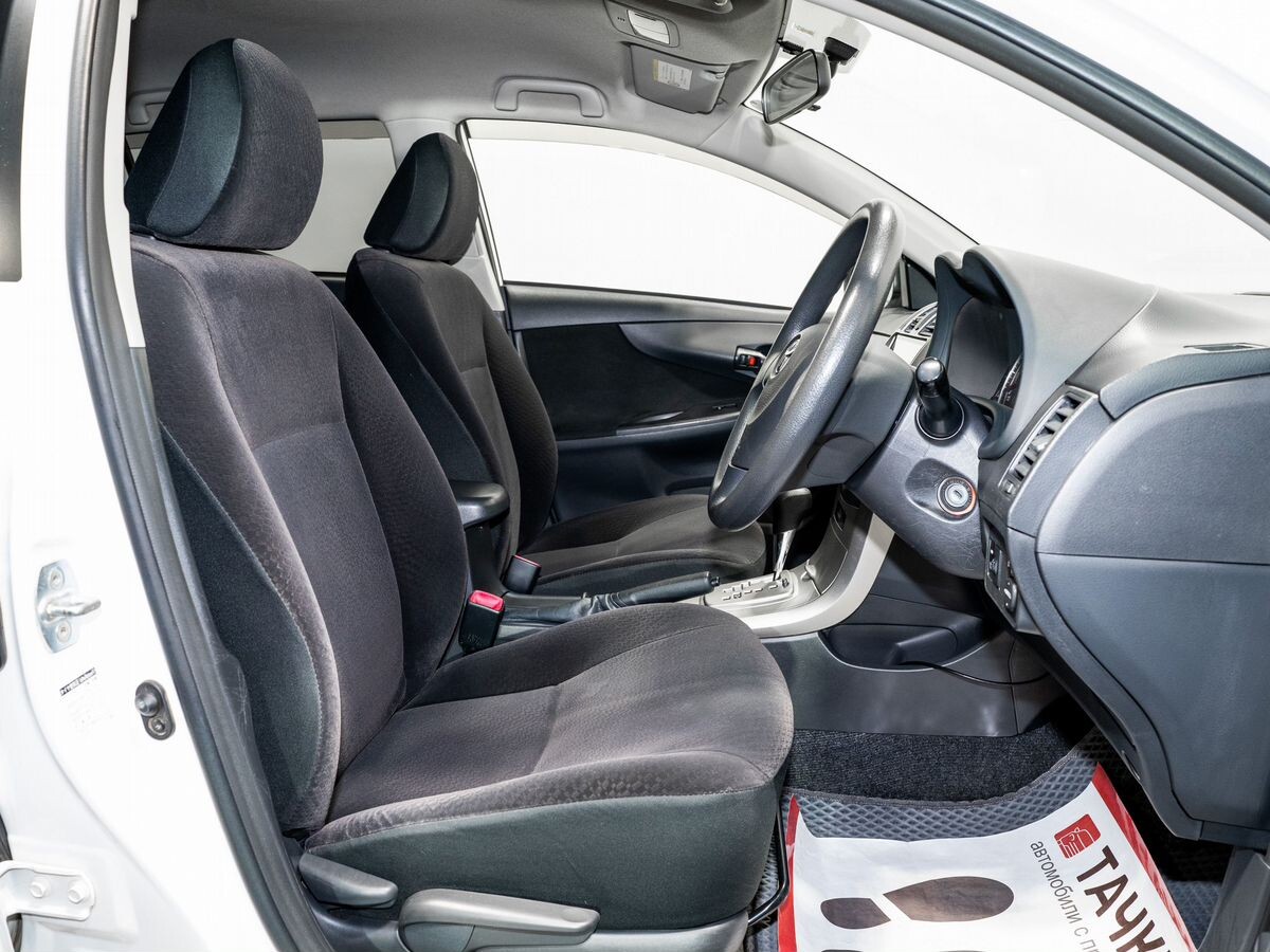 Toyota Corolla 2011 - фото автомобиля