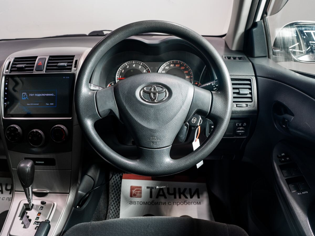 Toyota Corolla 2011 - фото автомобиля