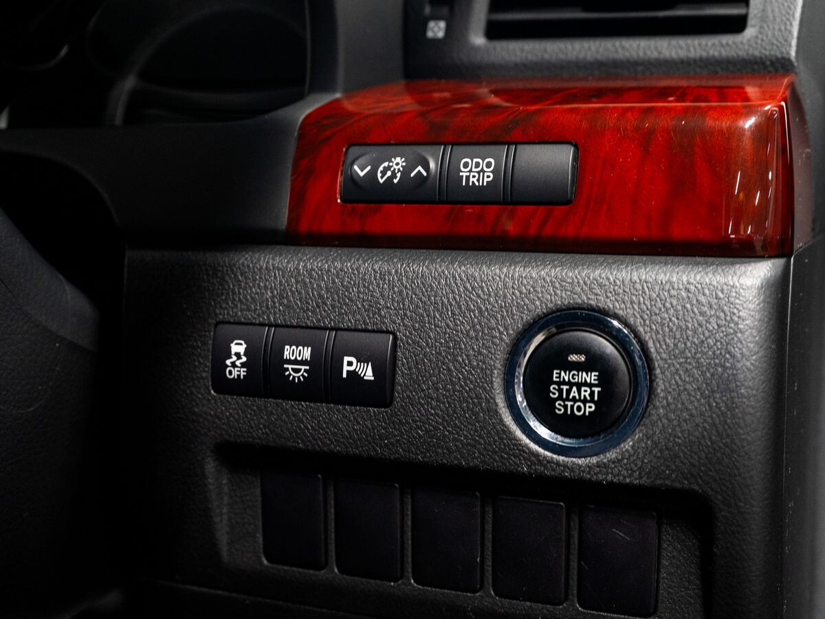 Toyota Alphard 2010 - фото автомобиля