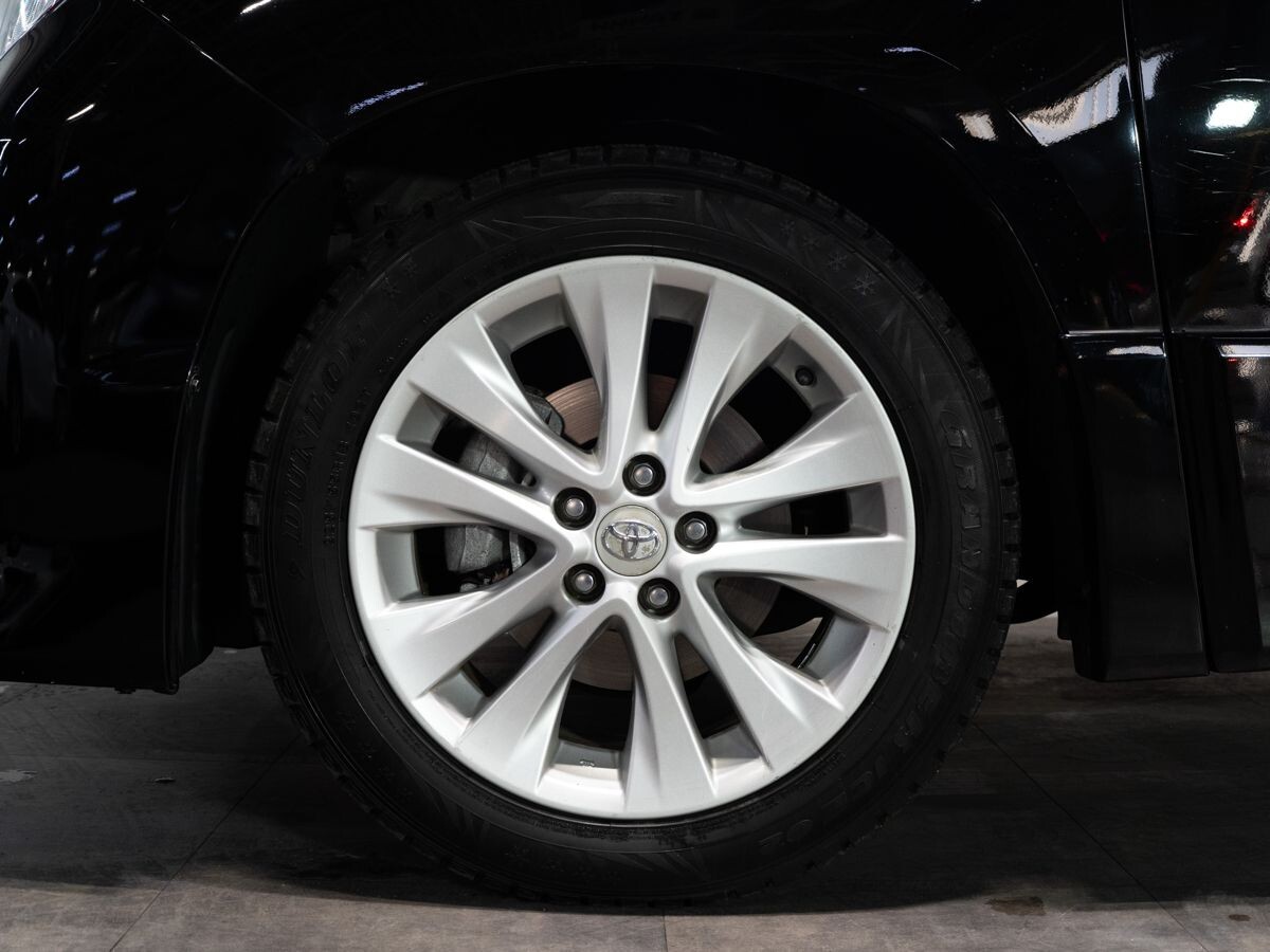 Toyota Alphard 2010 - фото автомобиля