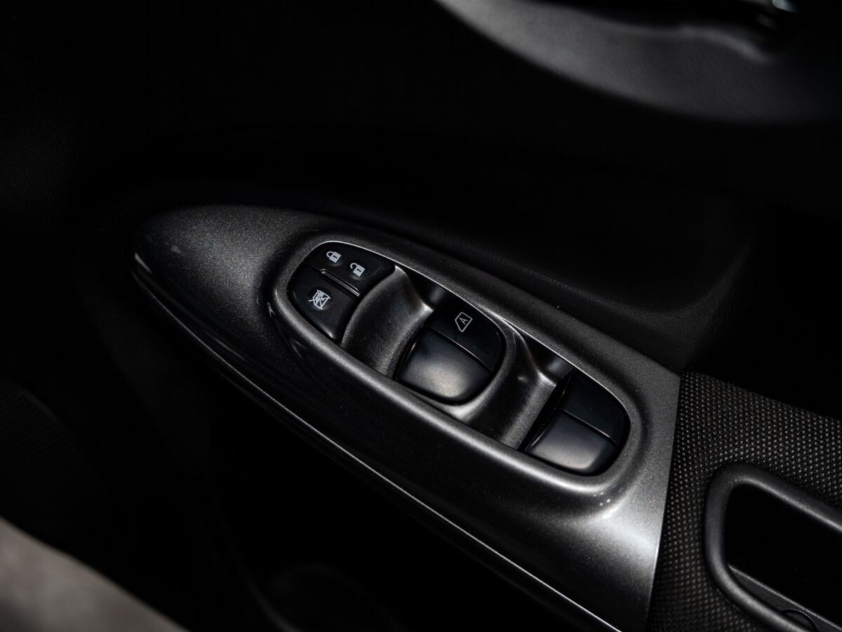 Nissan Juke 2015 - фото автомобиля