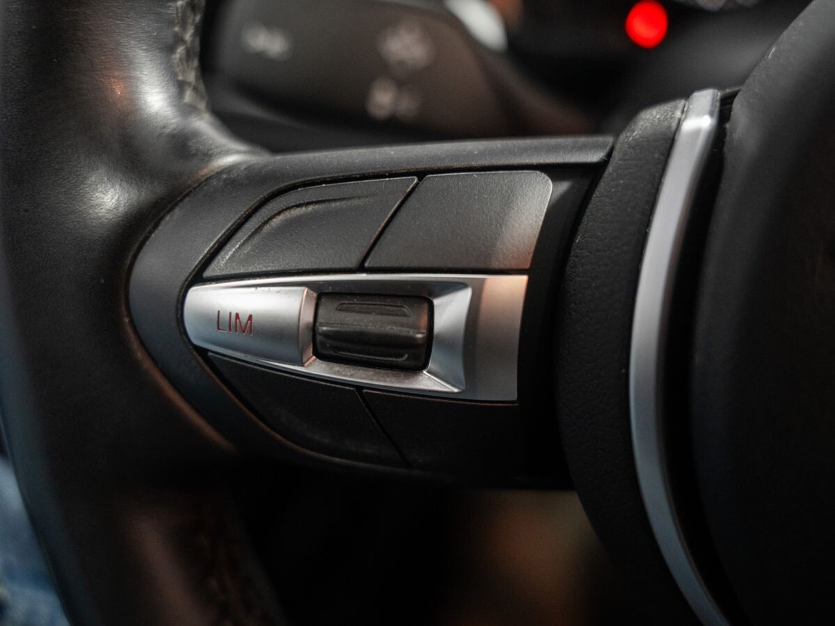 BMW 1 серии 2021 - фото автомобиля