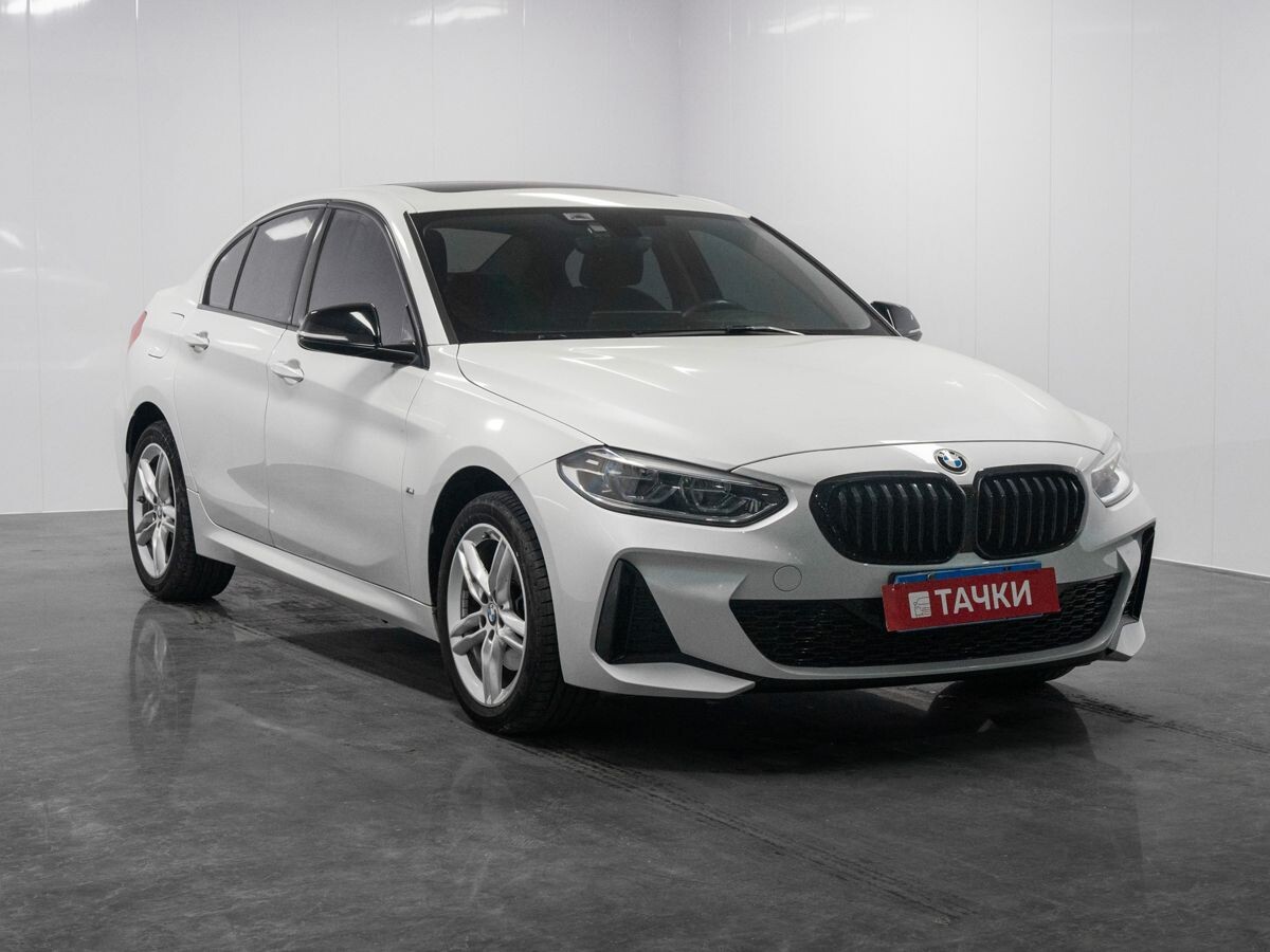 BMW 1 серии 2021 - фото автомобиля