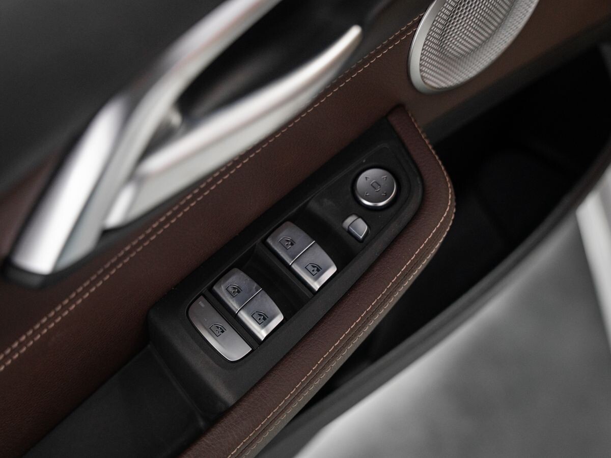 BMW 1 серии 2021 - фото автомобиля