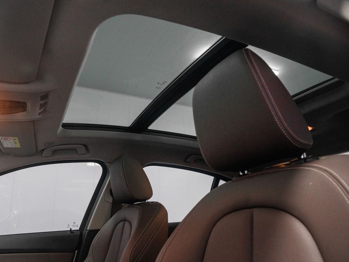 BMW 1 серии 2021 - фото автомобиля