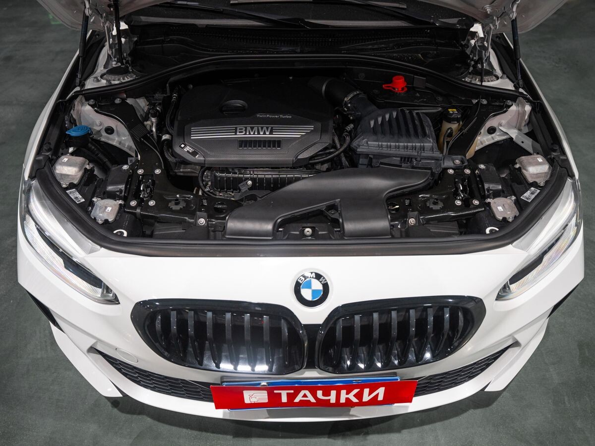 BMW 1 серии 2021 - фото автомобиля