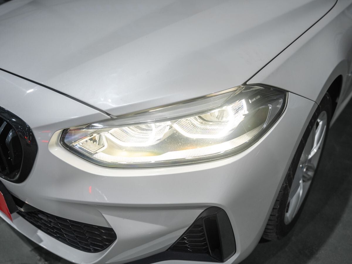 BMW 1 серии 2021 - фото автомобиля