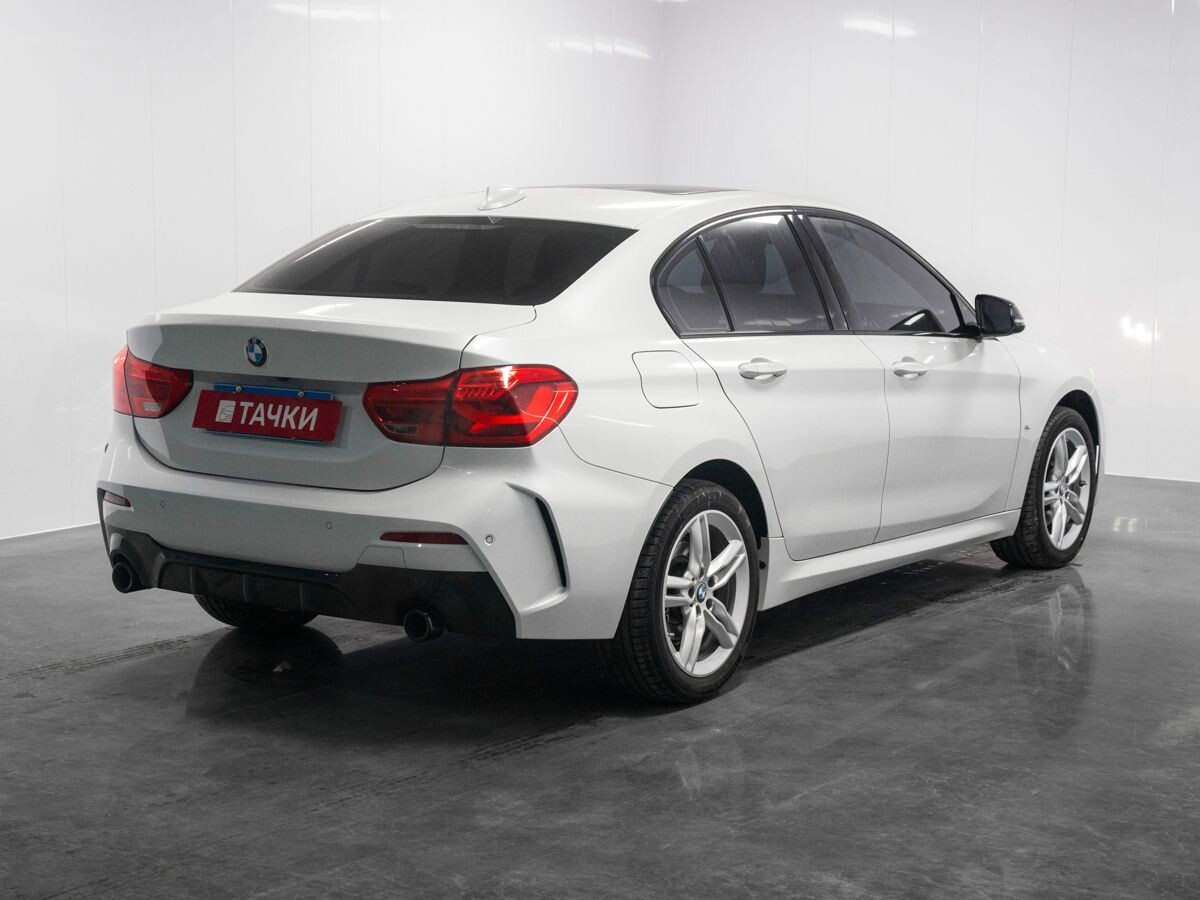BMW 1 серии 2021 - фото автомобиля