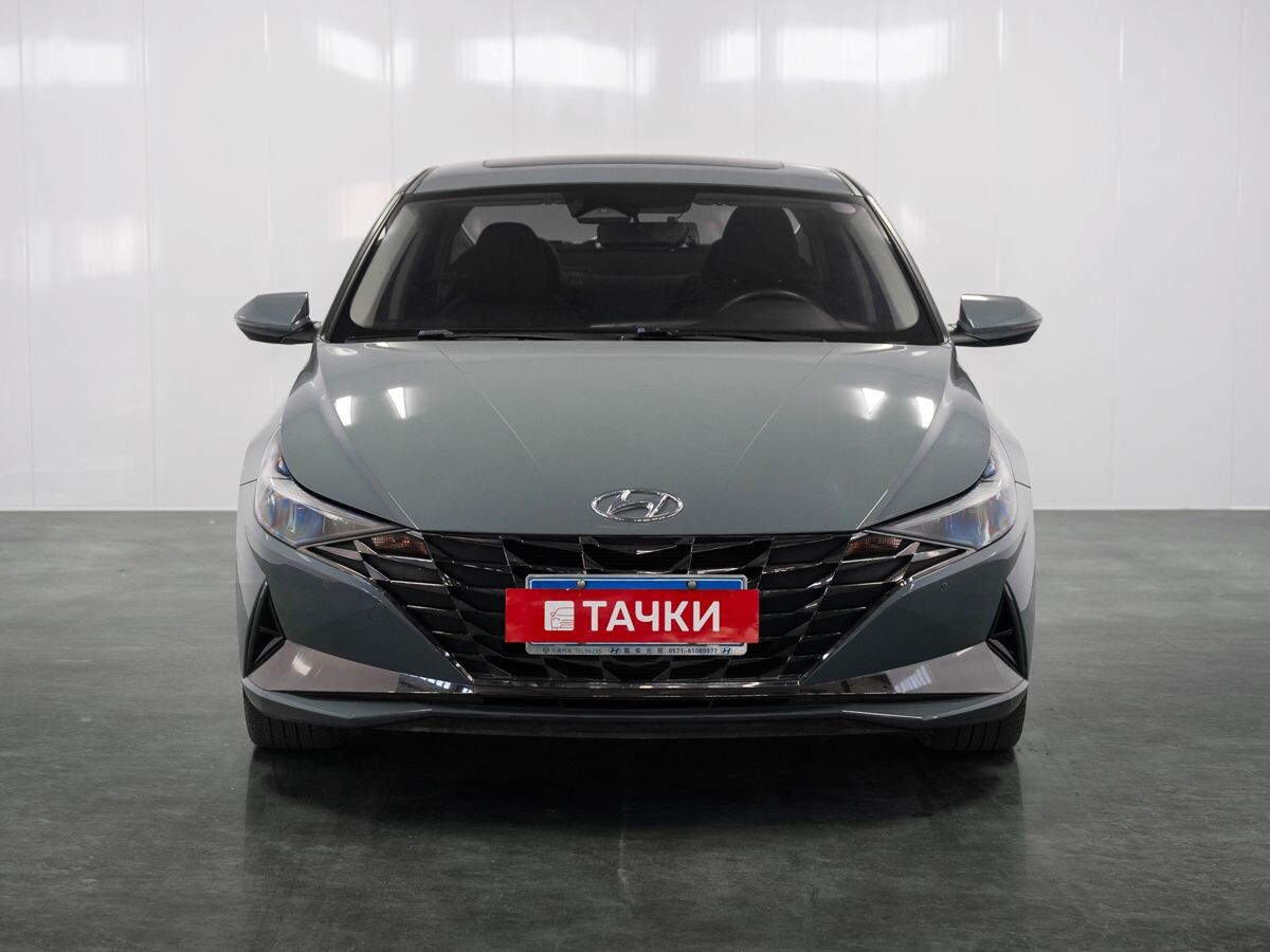 Hyundai Elantra 2022 - фото автомобиля