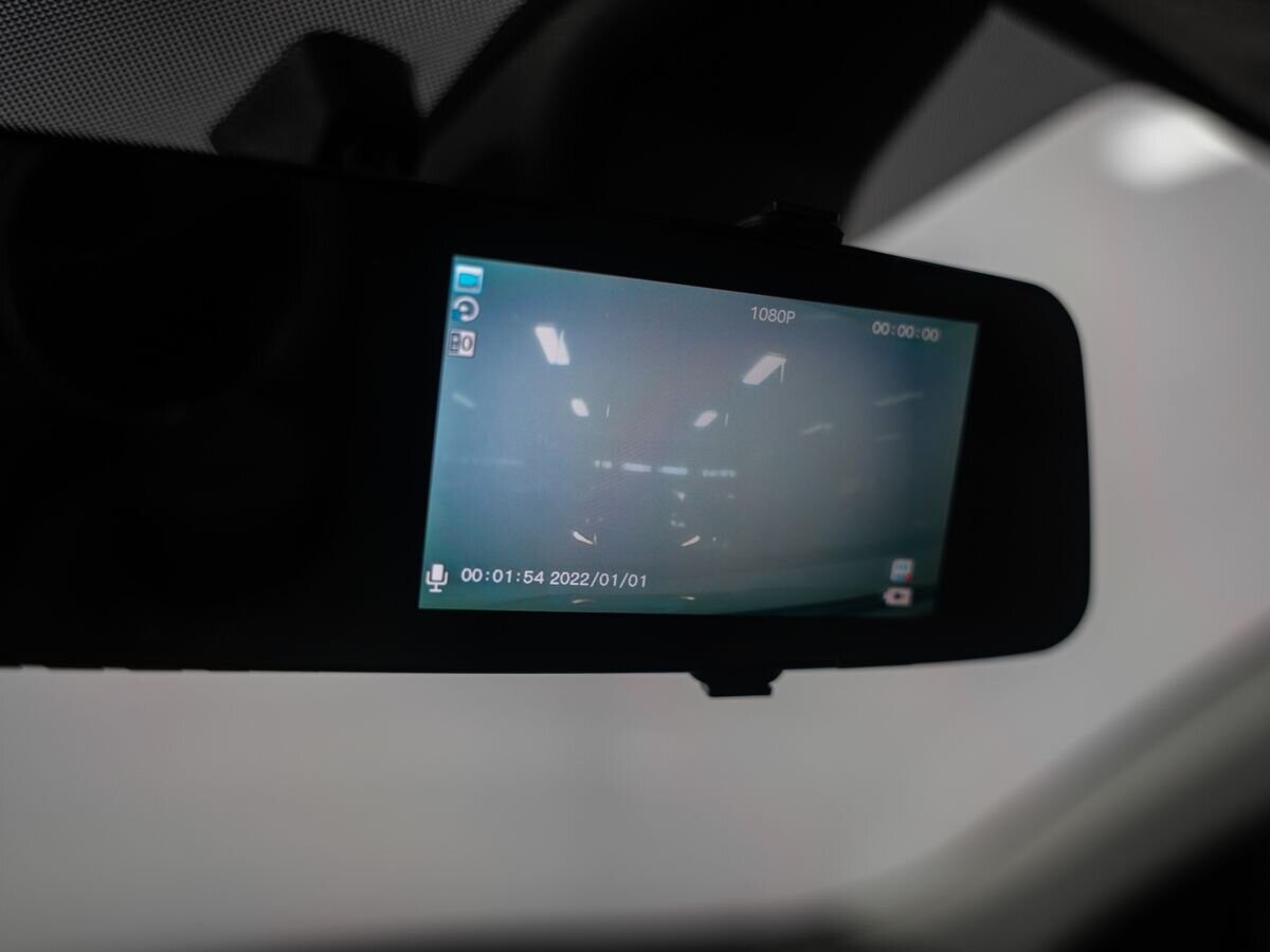 Hyundai Elantra 2022 - фото автомобиля