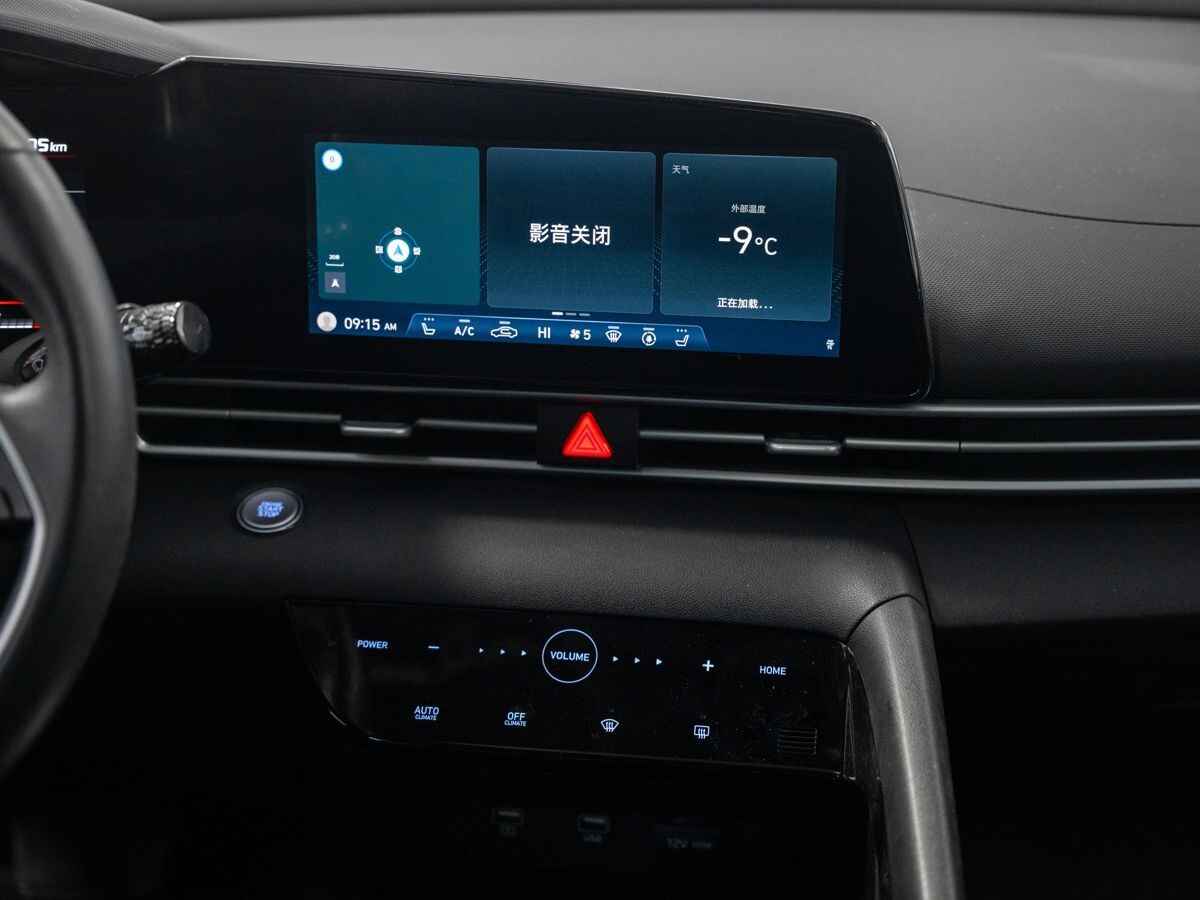 Hyundai Elantra 2022 - фото автомобиля