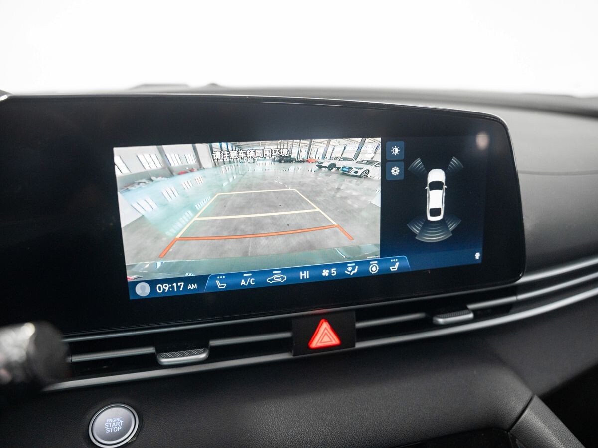 Hyundai Elantra 2022 - фото автомобиля