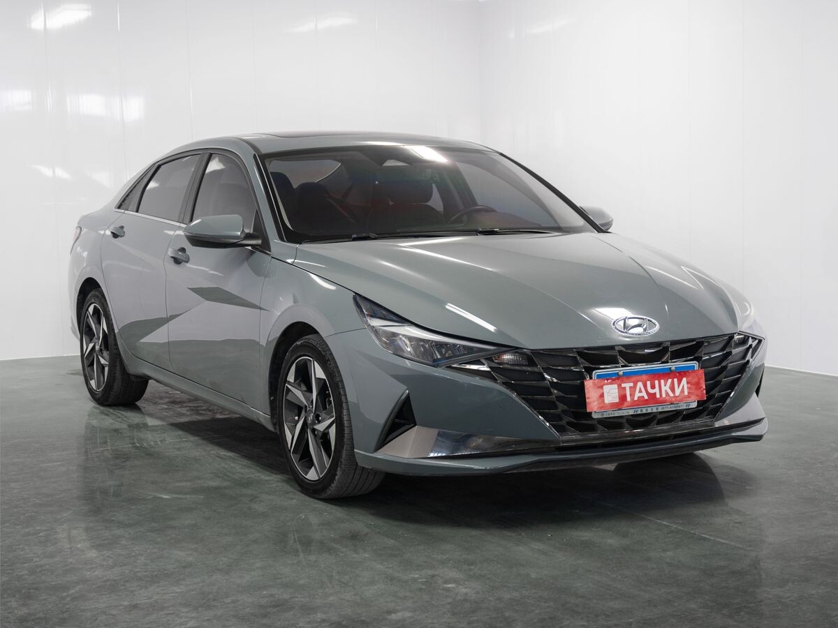 Hyundai Elantra 2022 - фото автомобиля