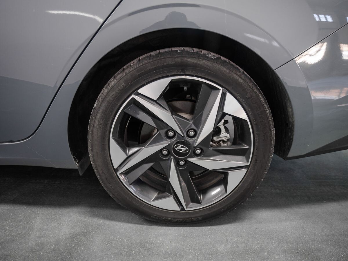 Hyundai Elantra 2022 - фото автомобиля