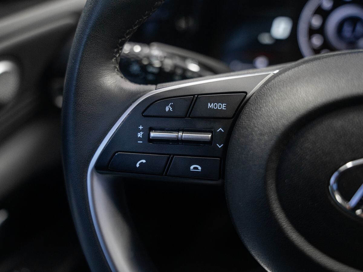 Hyundai Elantra 2023 - фото автомобиля