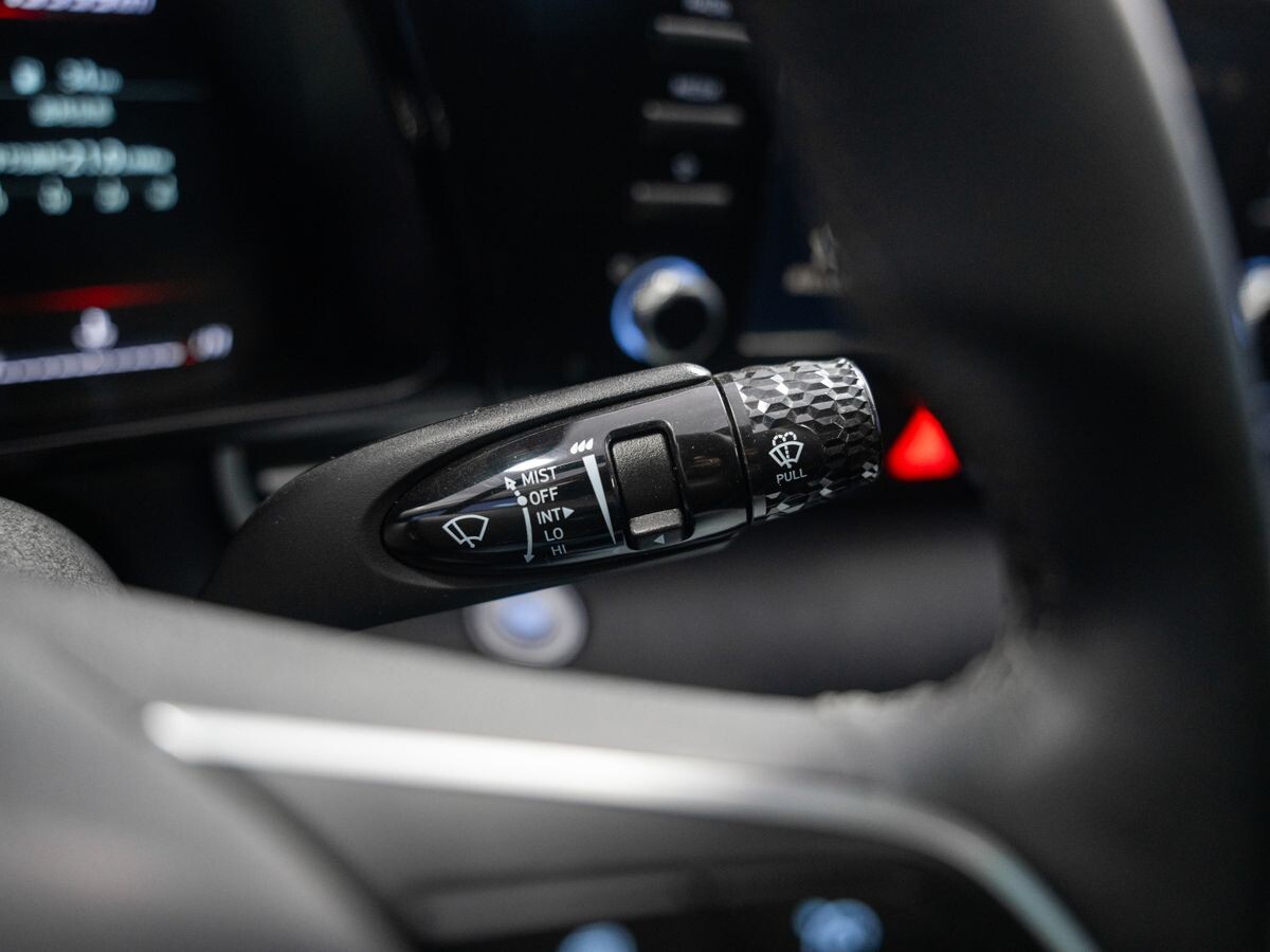 Hyundai Elantra 2023 - фото автомобиля